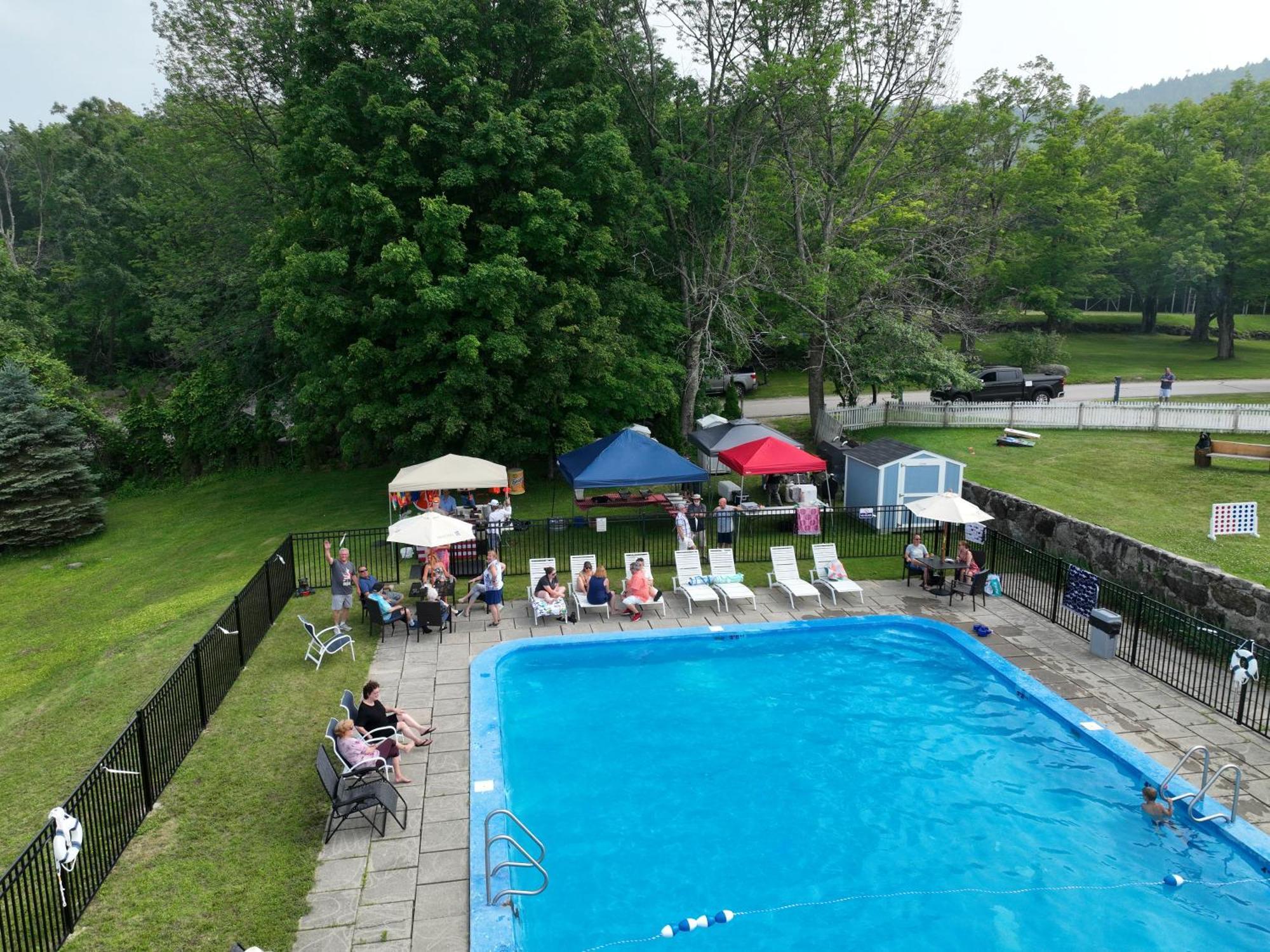 Blue Bear Inn Francestown 외부 사진
